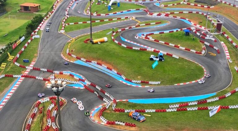 Kartódromo Granja Viana na Comunidade da Academia do Kart de Pilotagem